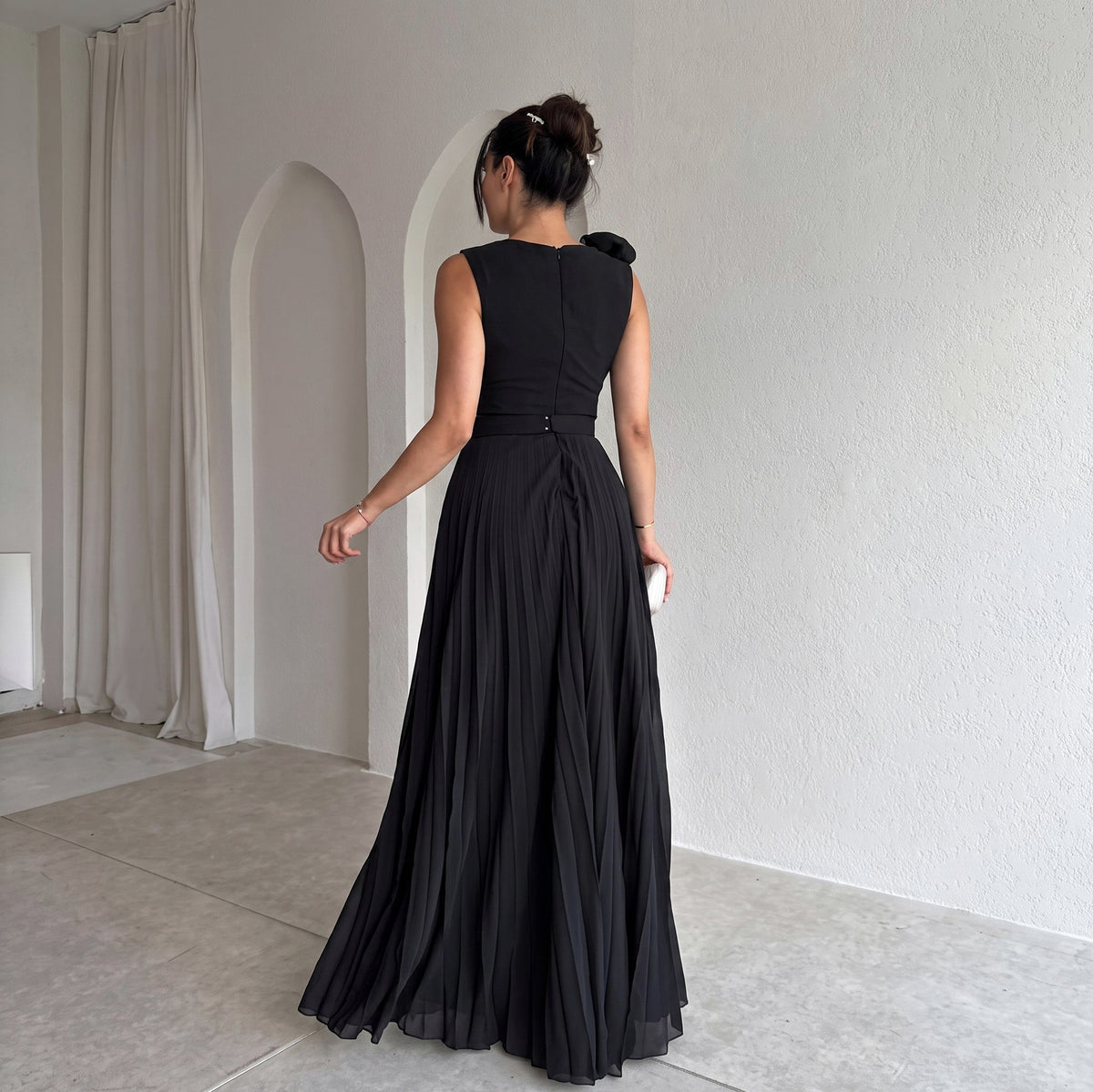 Chiffon Pleated V-Neck Maxi Dress